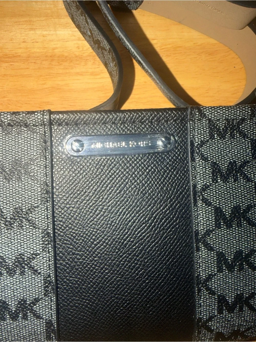 Michael Kors signature mk