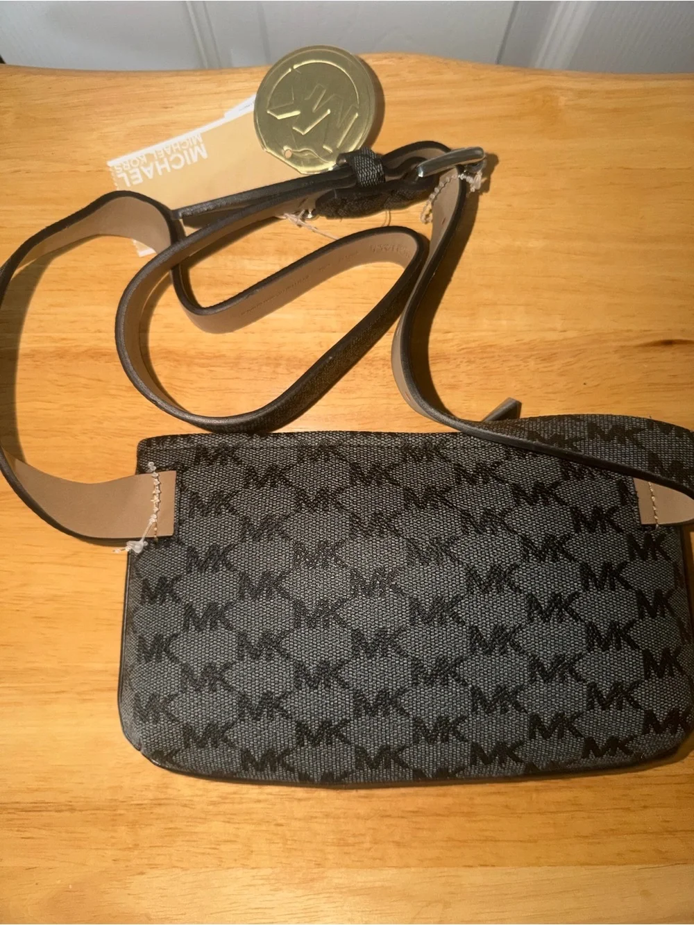 Michael Kors signature mk