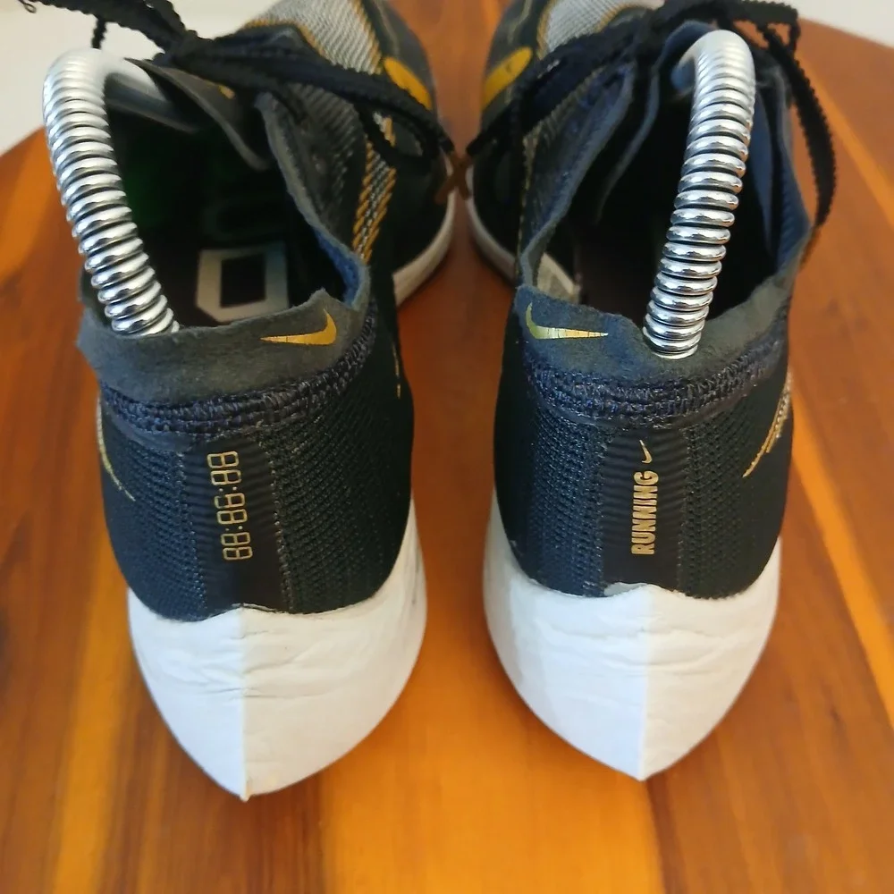 Nike see images