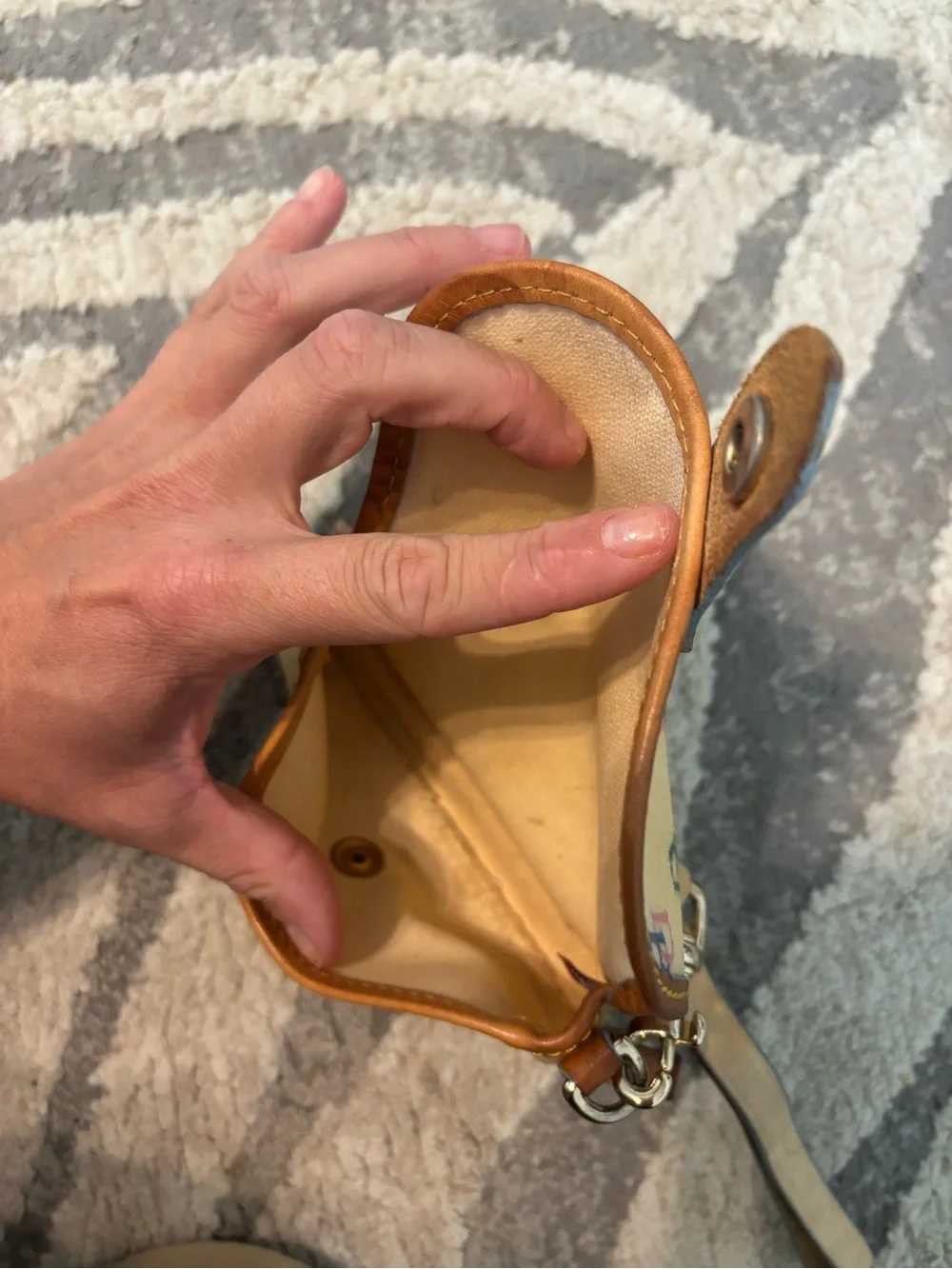 Dooney & Bourke compact dooney