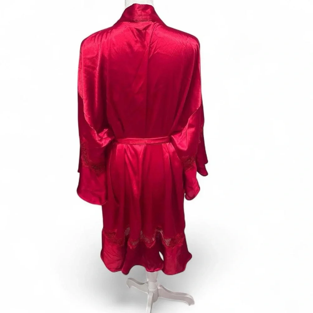 Victoria's Secret Red Satin Ruffle Bell Sleeve Robe Size Medium/Large‎