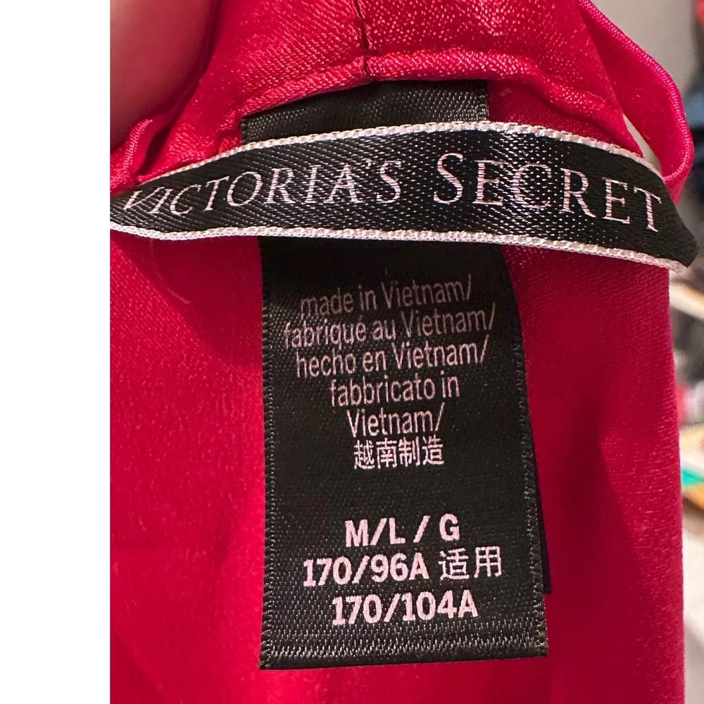 Victoria's Secret Red Satin Ruffle Bell Sleeve Robe Size Medium/Large‎