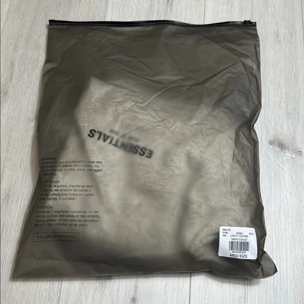 Fear of God Essentials Sweatshort Light Oatmeal Medium New With Tags‎