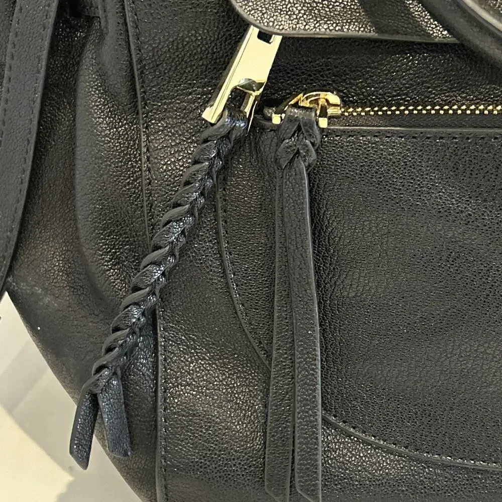 Vince Camuto bag excellent