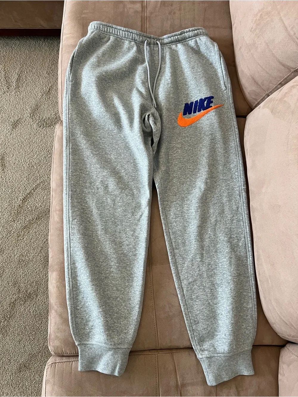 Nike Men’s Chenille Futura Grey Joggers sz medium