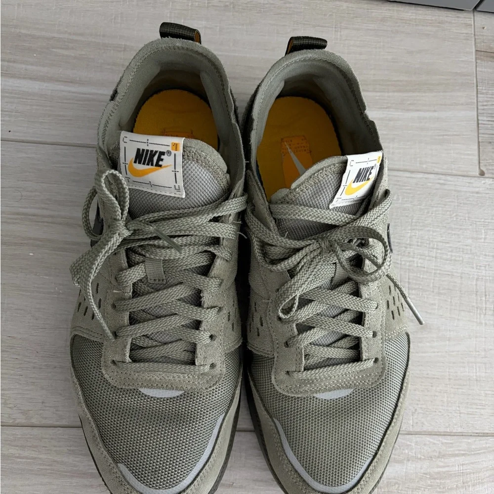 Nike men’s sneakers