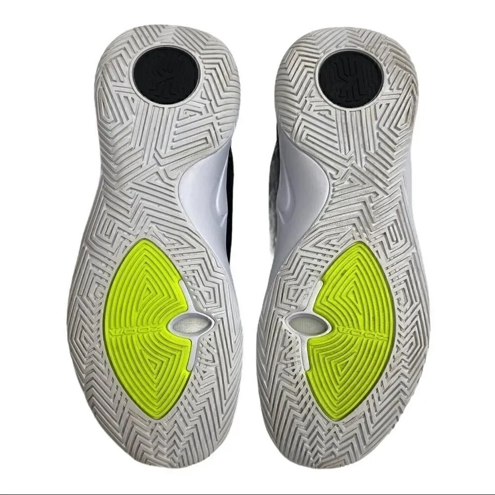Nike flytrap size