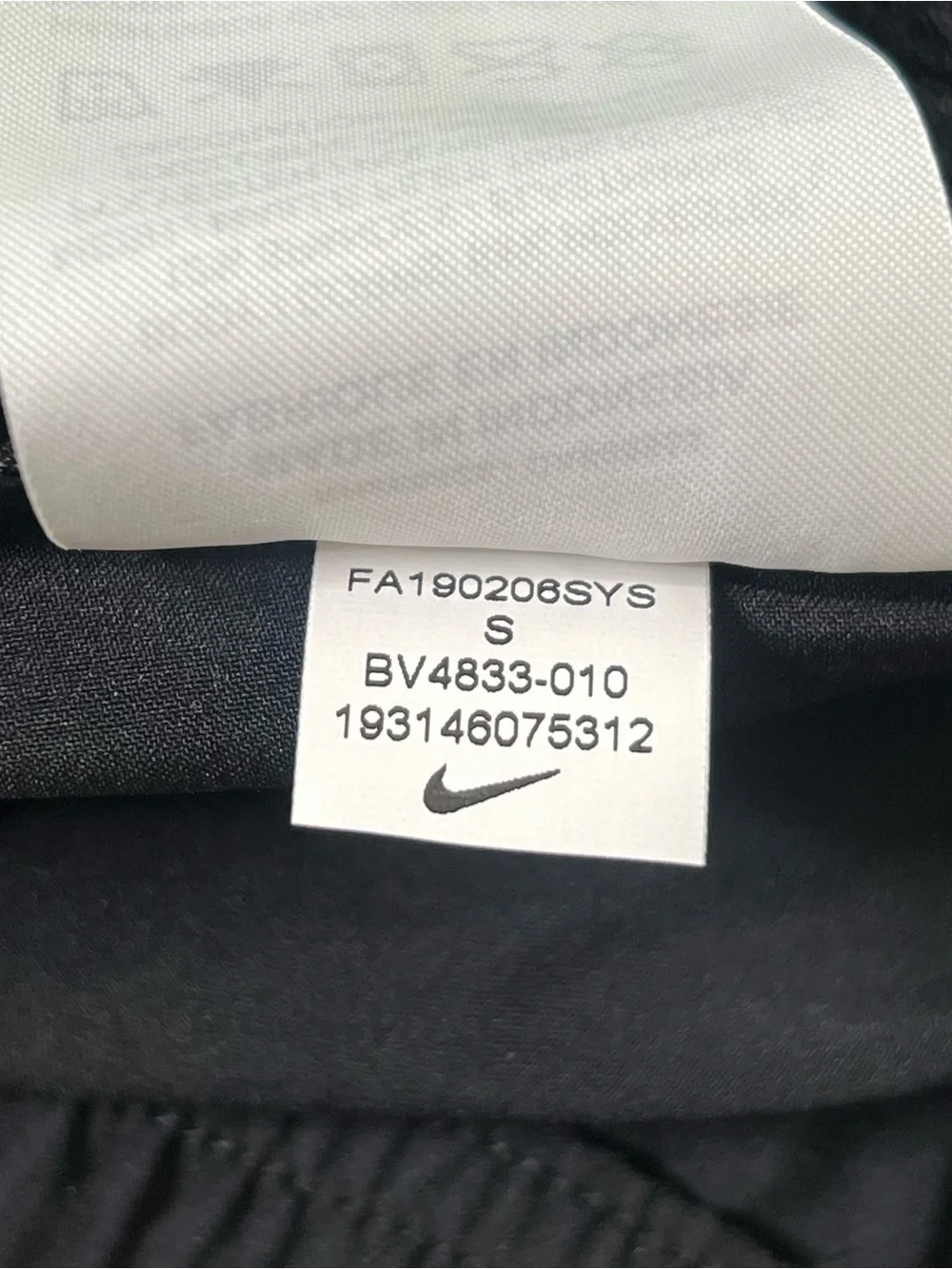 Nike polyester measurements comfortable
