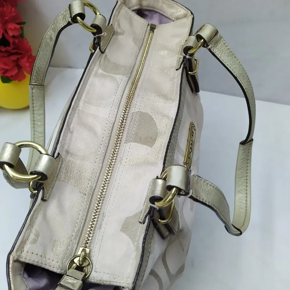 Coach signature cream