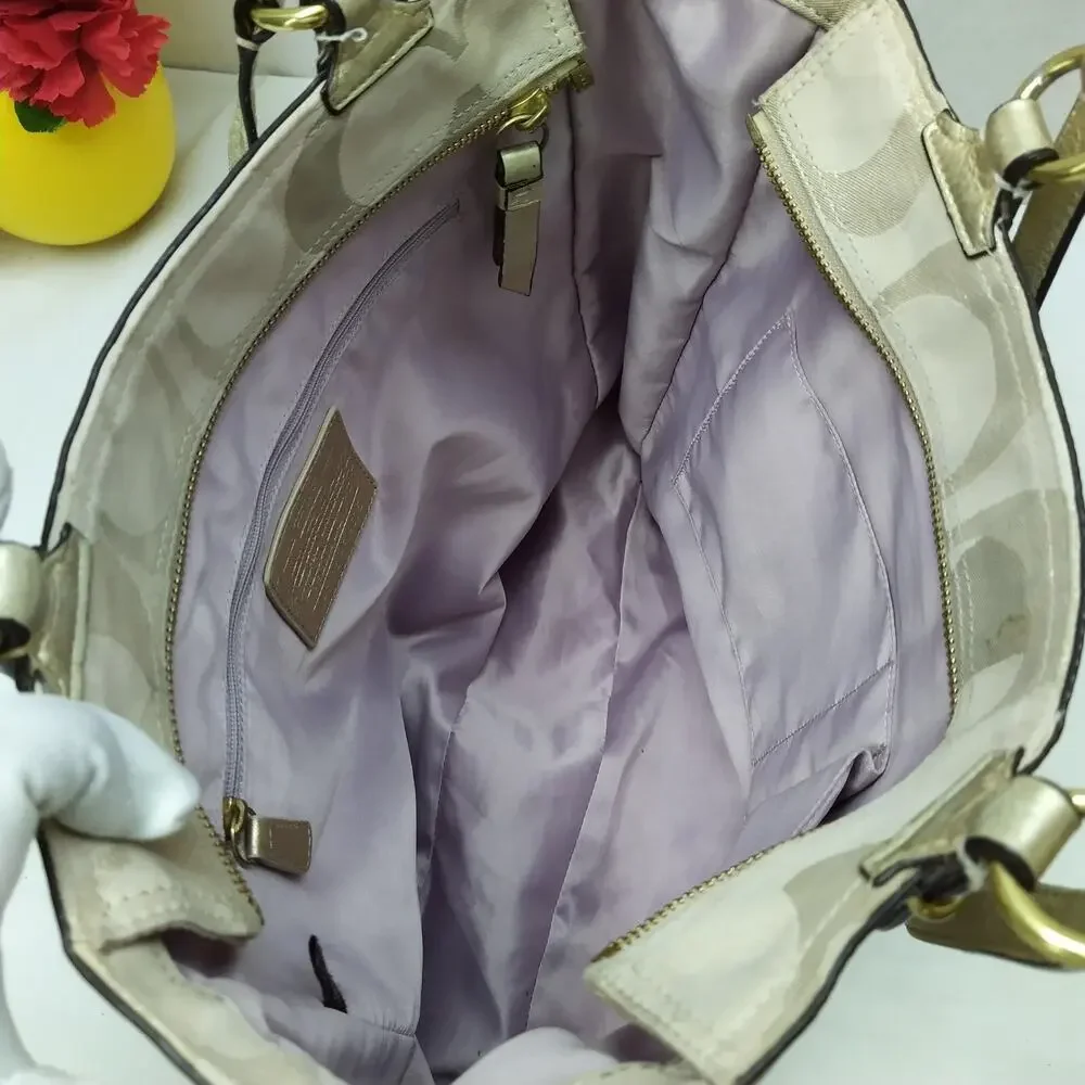 Coach signature cream