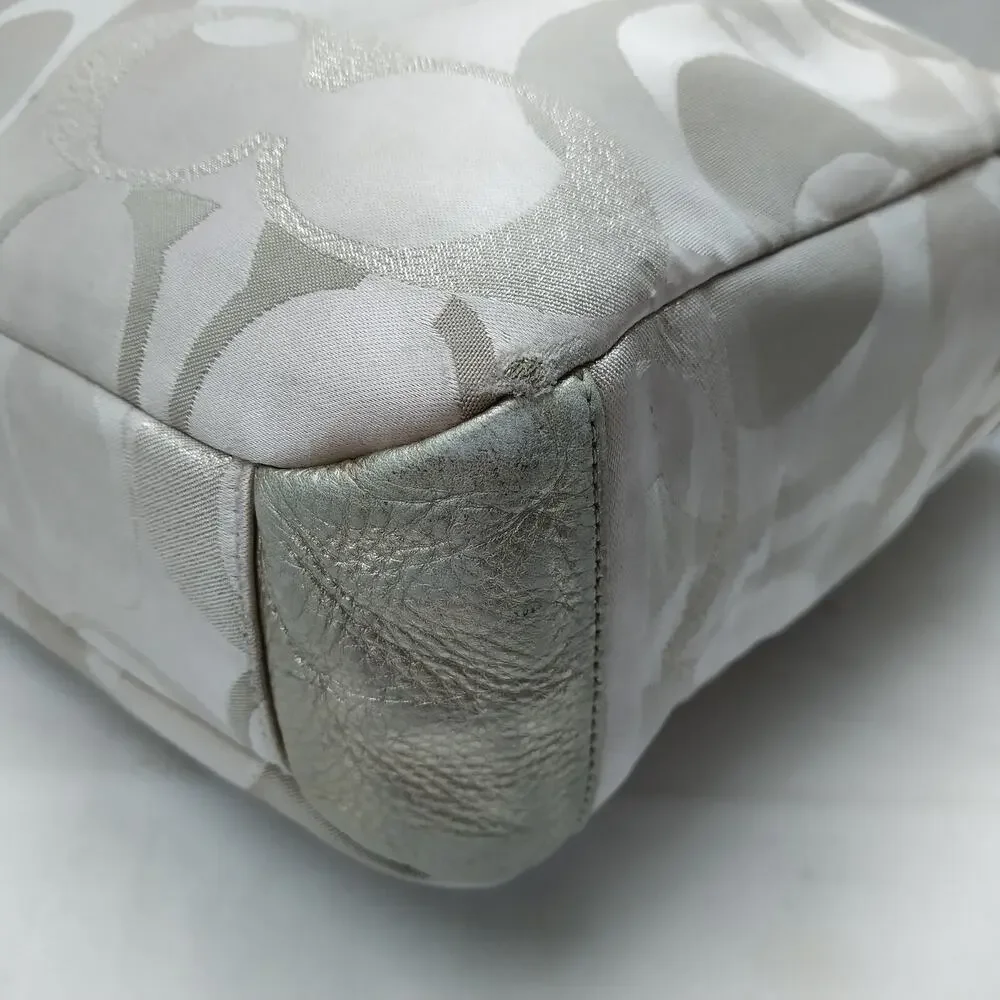 Coach signature cream