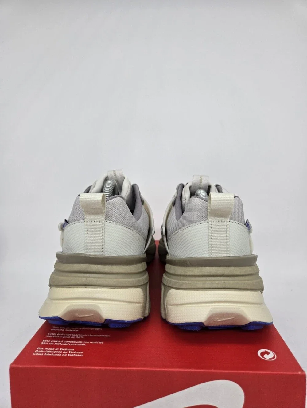 Nike v2k run