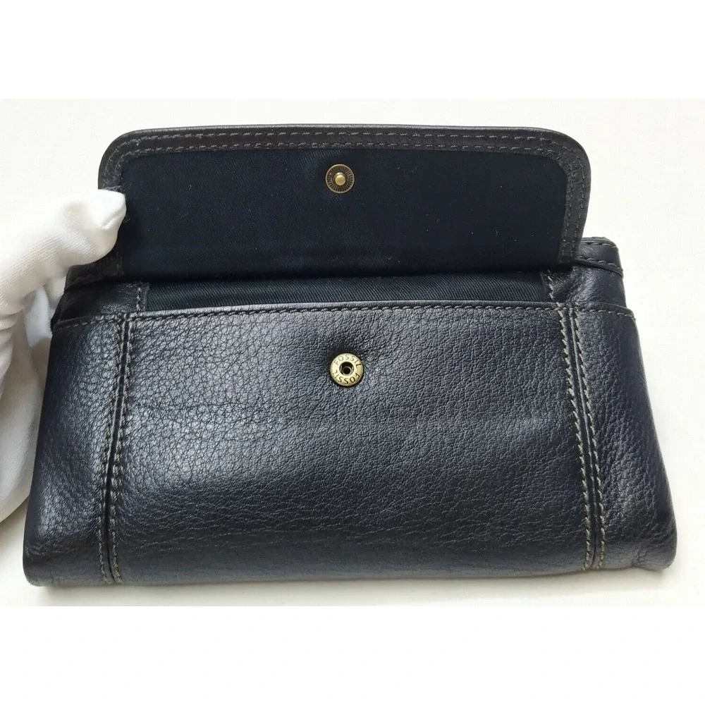 Fossil questions tear authentic