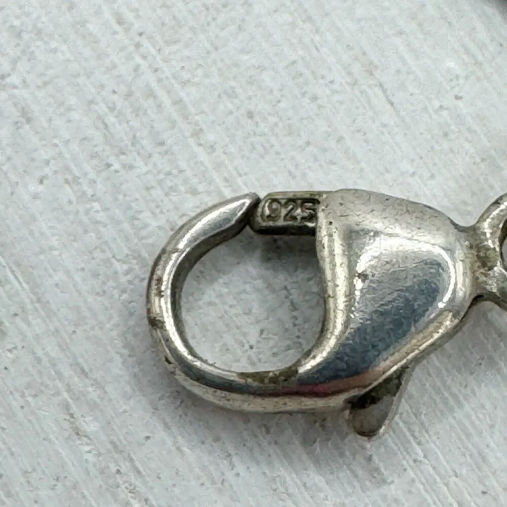 Symbol sodalite bead