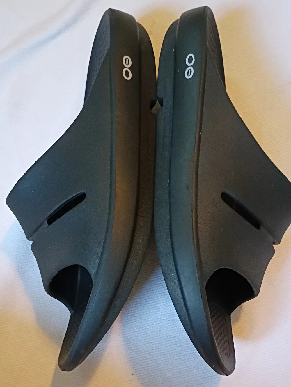OOFOS women slide