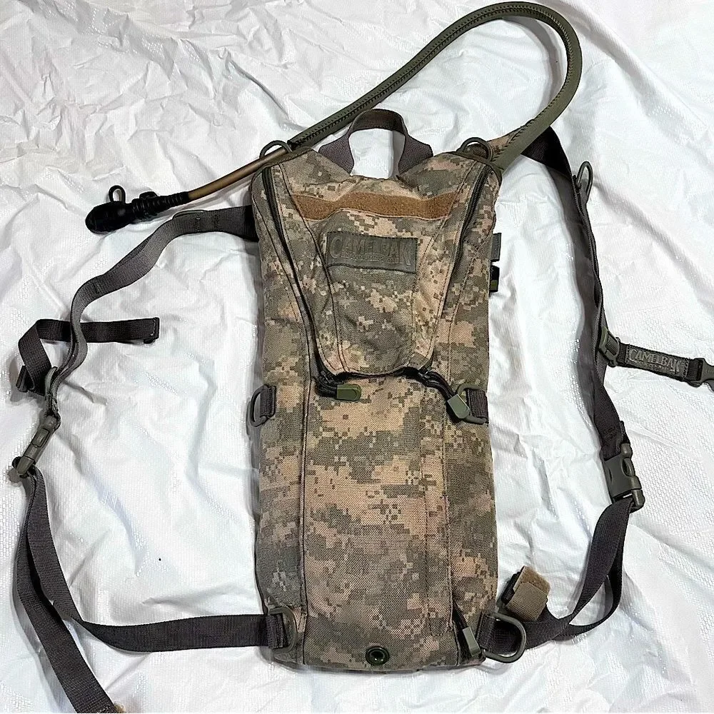 Camelbak Camo print Maximum Gear Thermobak 3 liter 100oz Hydration System