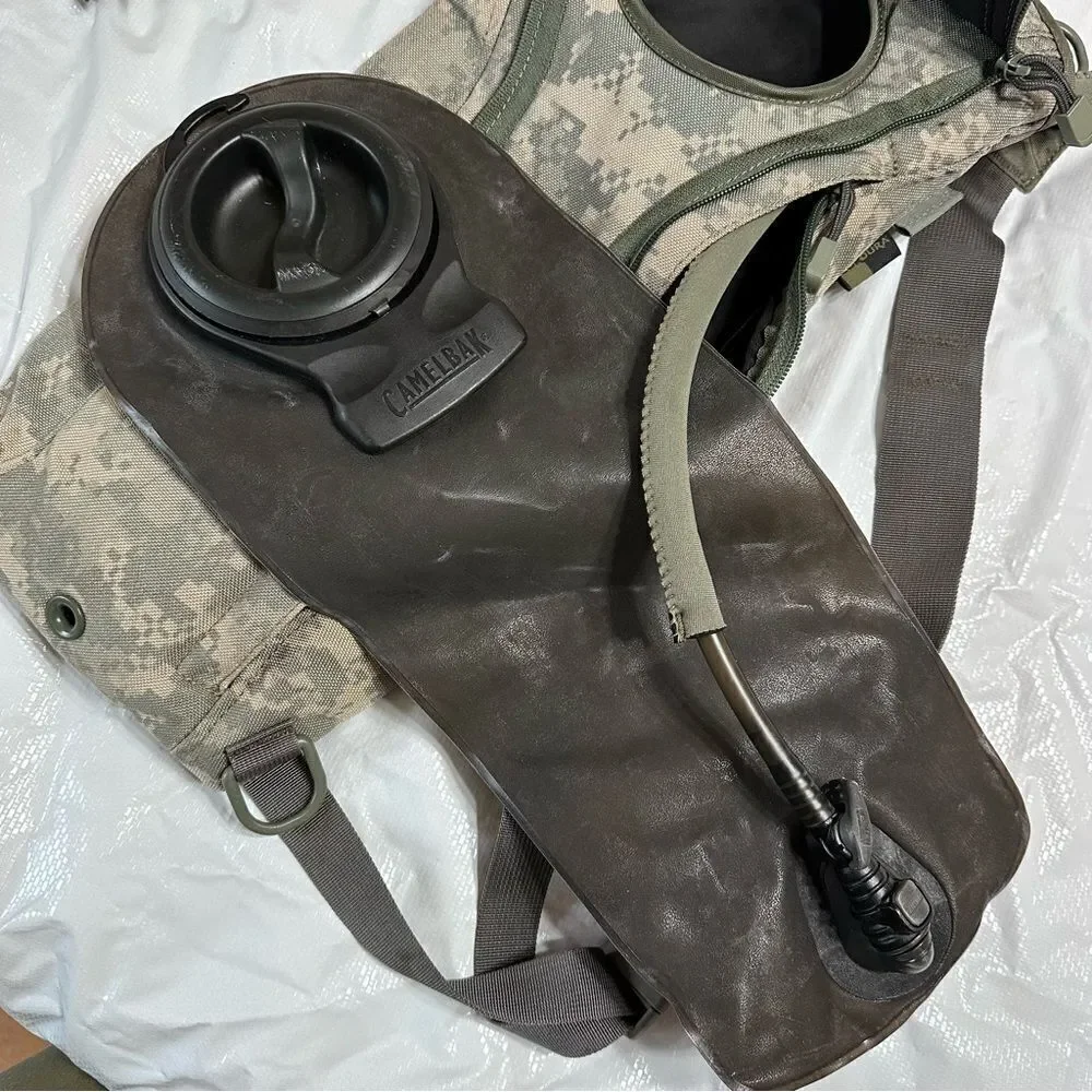 Camelbak Camo print Maximum Gear Thermobak 3 liter 100oz Hydration System
