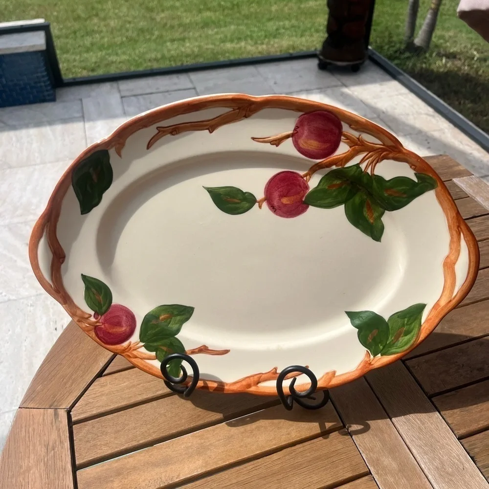 Franciscan apple serving