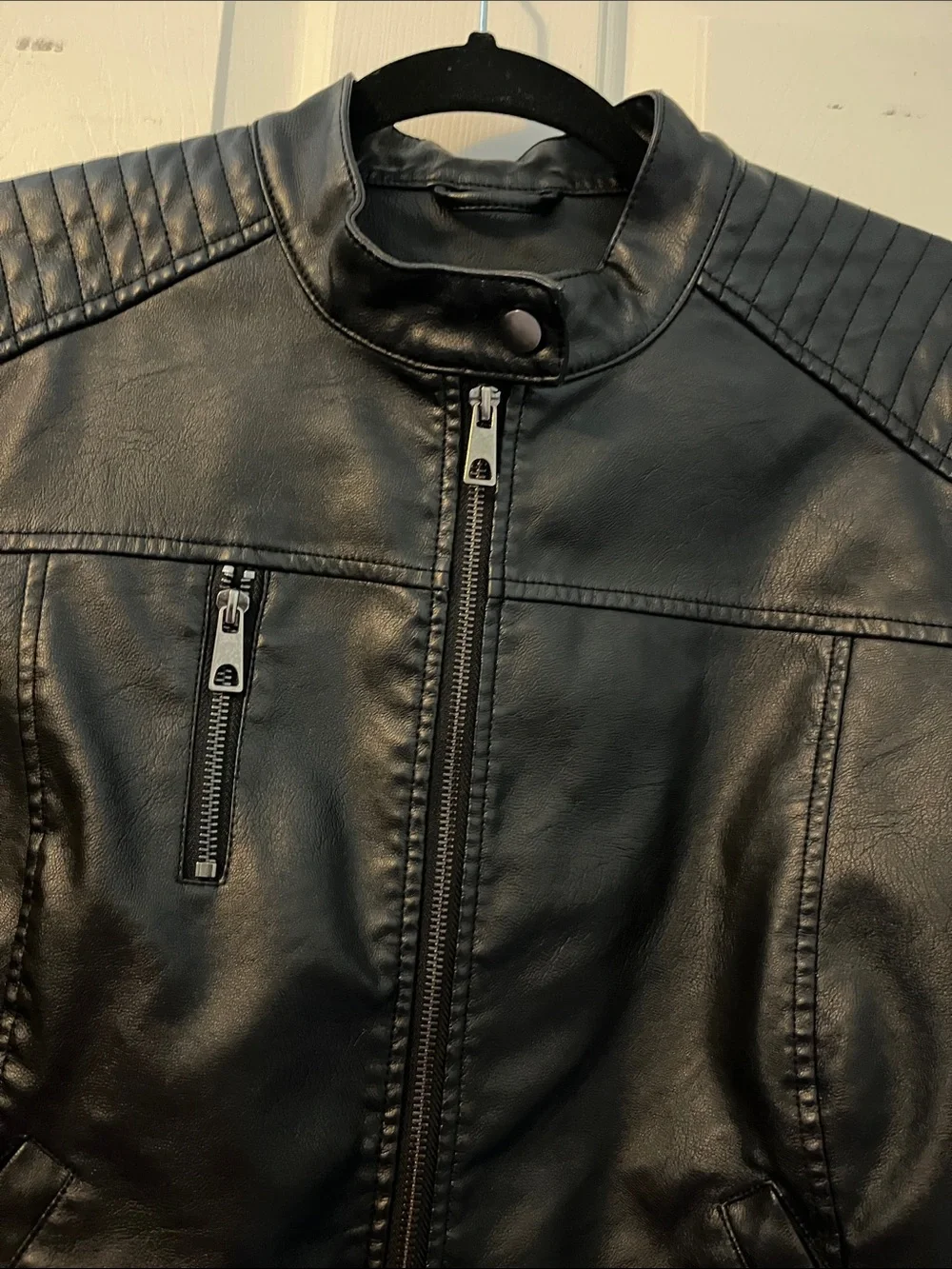 Fahsyee sleek black