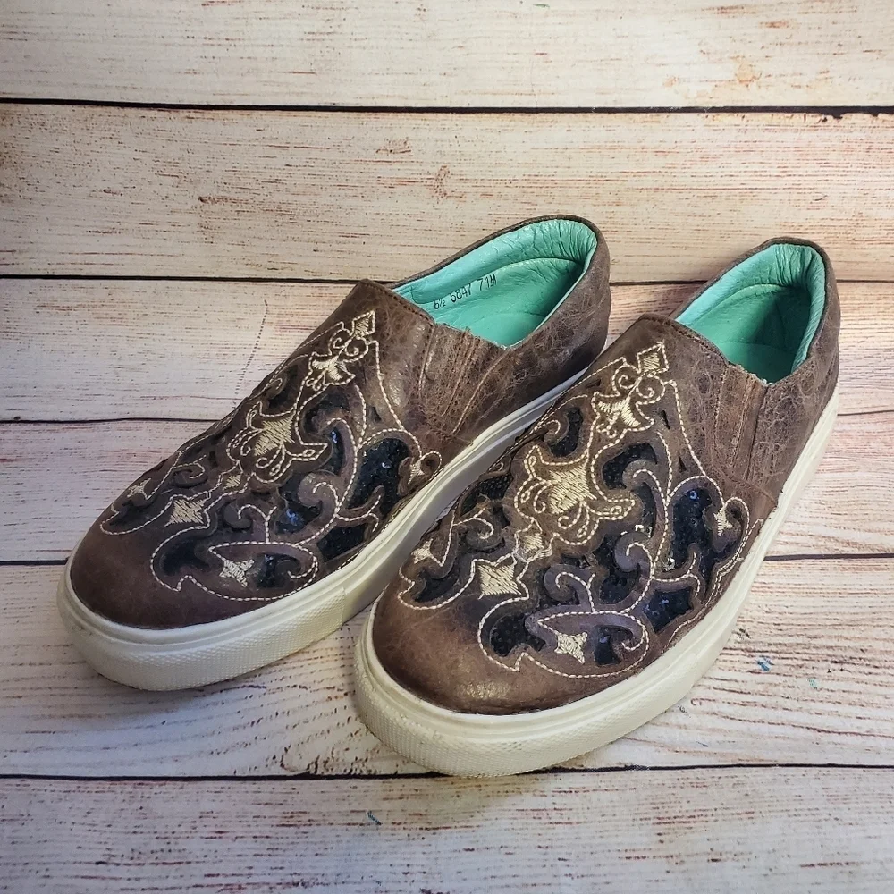 Corral Womens size 6.5 Brown with Black Sequin Inlay & Embroidery Sneakers E1560