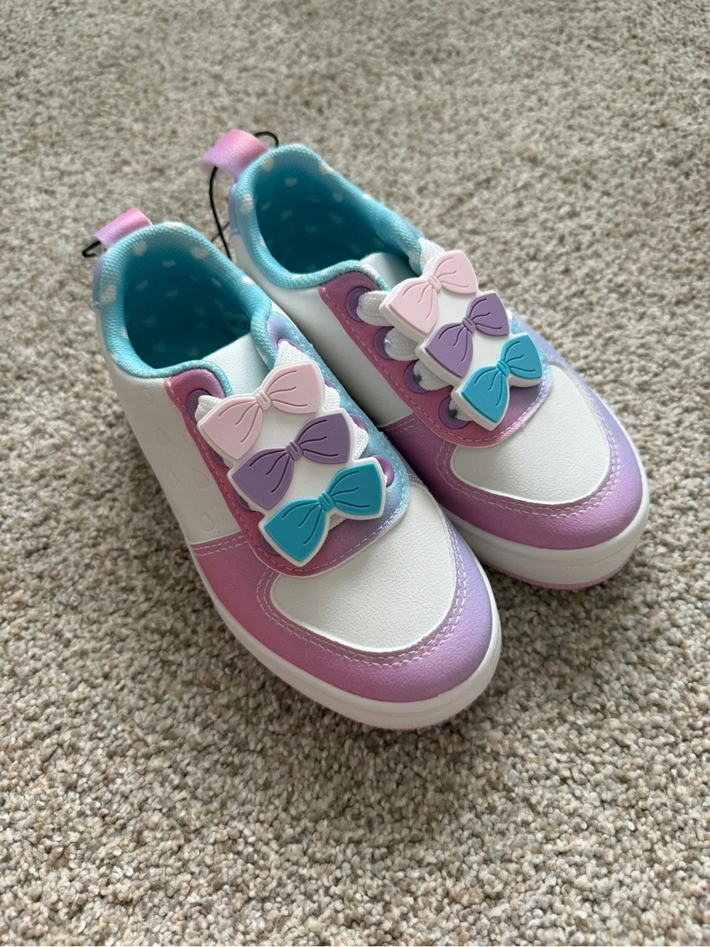 NWT GroundUp Girls Bow Sneakers