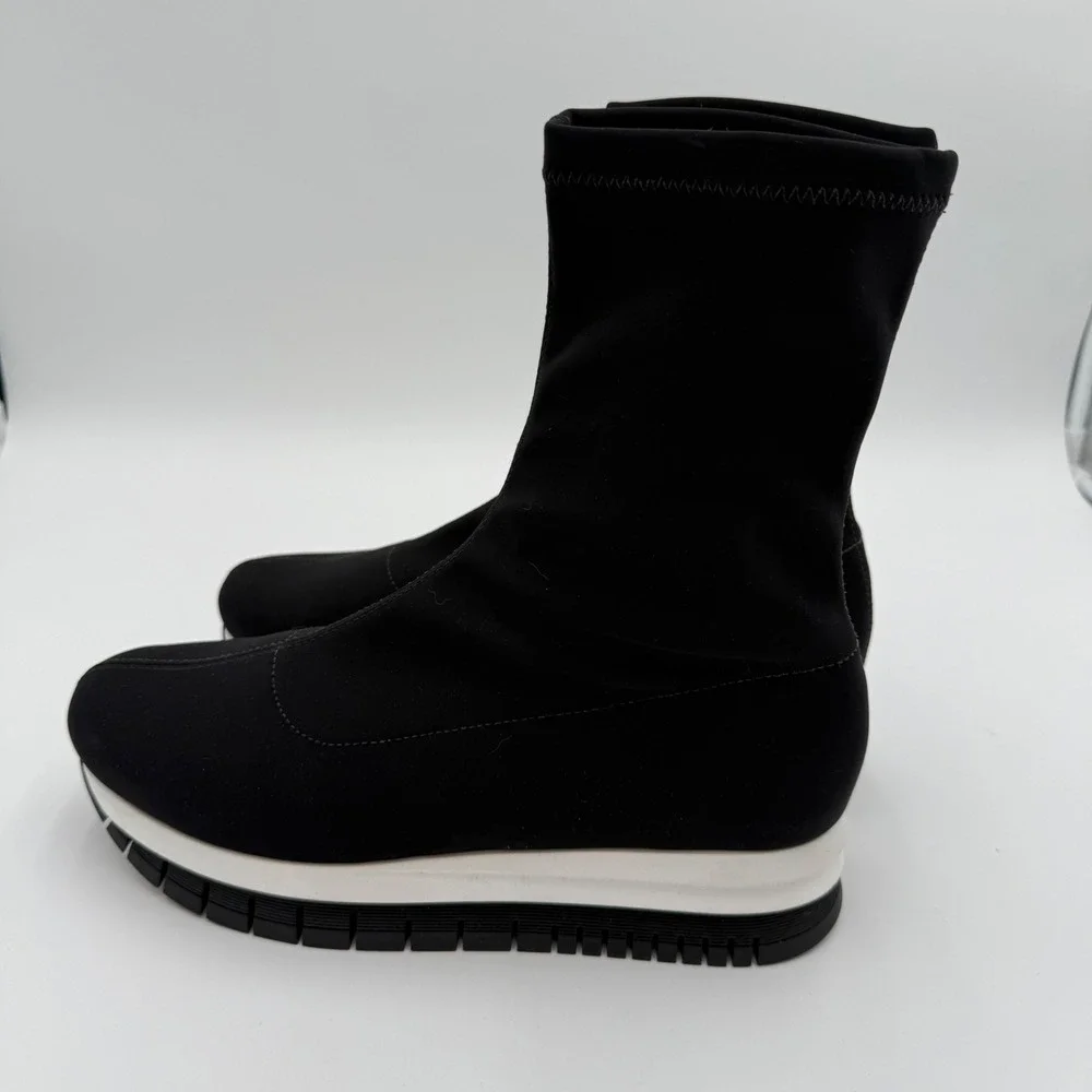 NWOT La‎ Canadienne Nina Pull On Sock Boots City Dry Bootie 10 Black Platform
