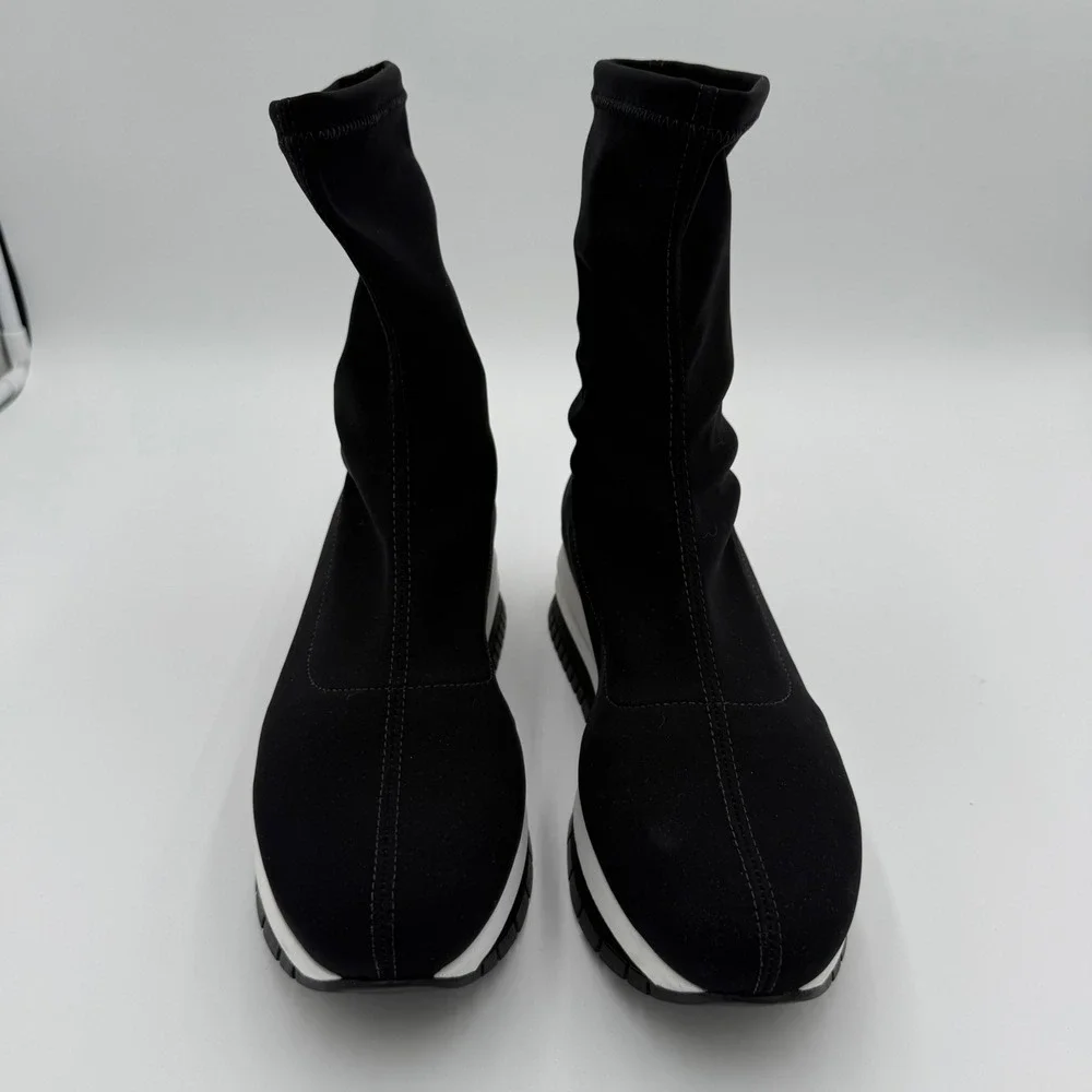 NWOT La‎ Canadienne Nina Pull On Sock Boots City Dry Bootie 10 Black Platform