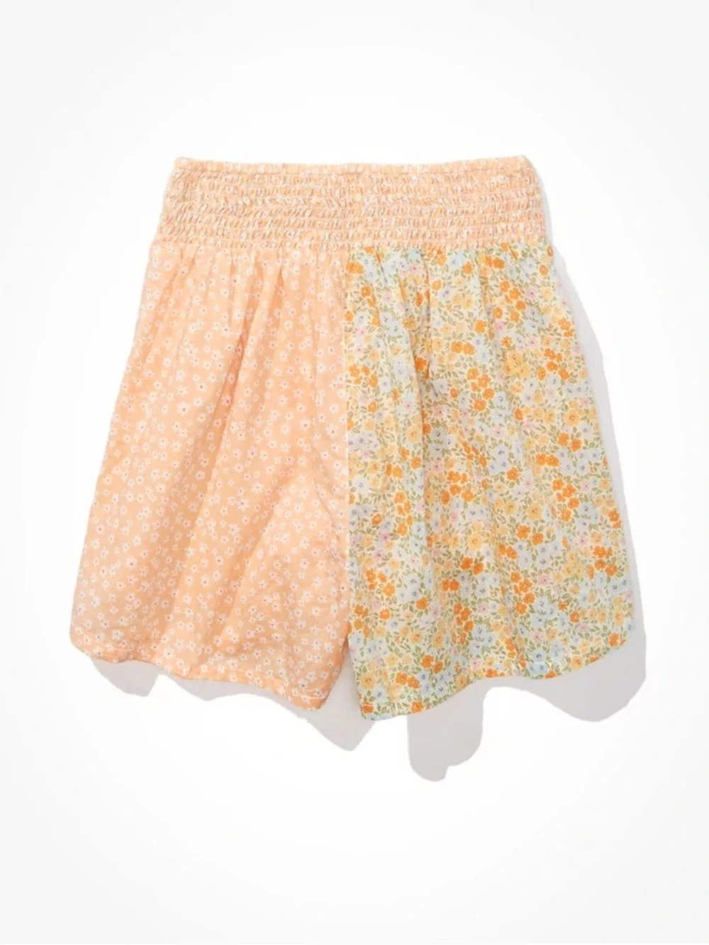 American Eagle Resort Peach Floral Patchwork Smocked High Waisted Shorts Sz M