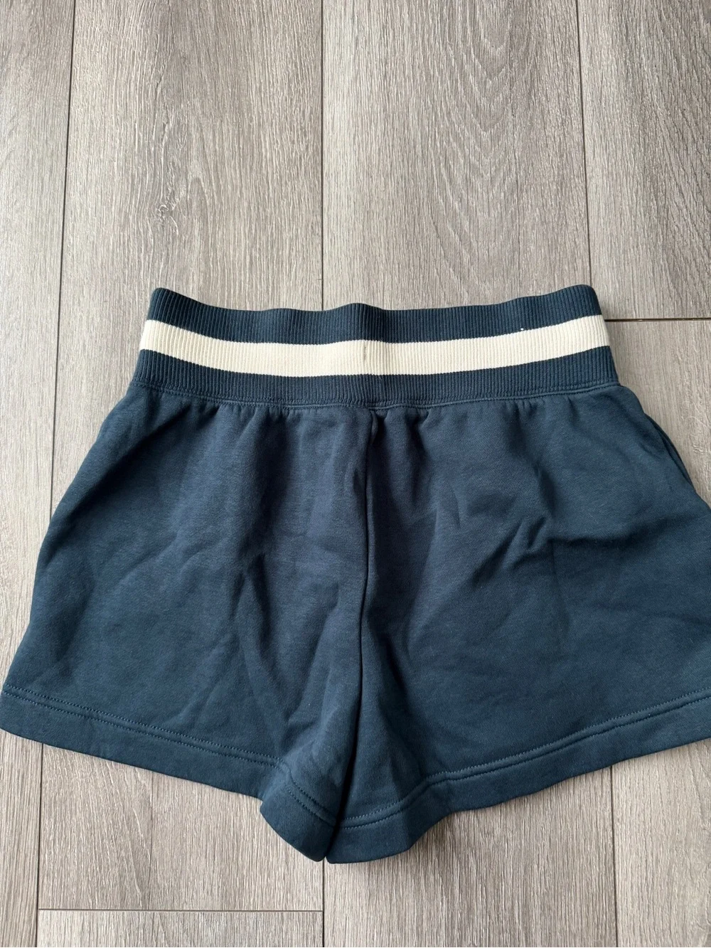 Nike Women’s Sportswear Phoenix Fleece High-Waisted Campus Shorts