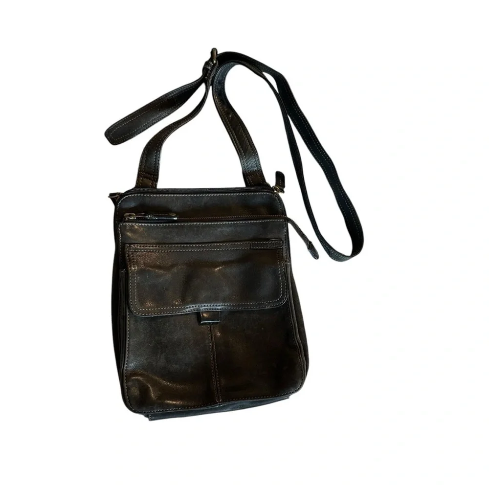 Fossil Black Leather Crossbody Bag with Adjustable Strap