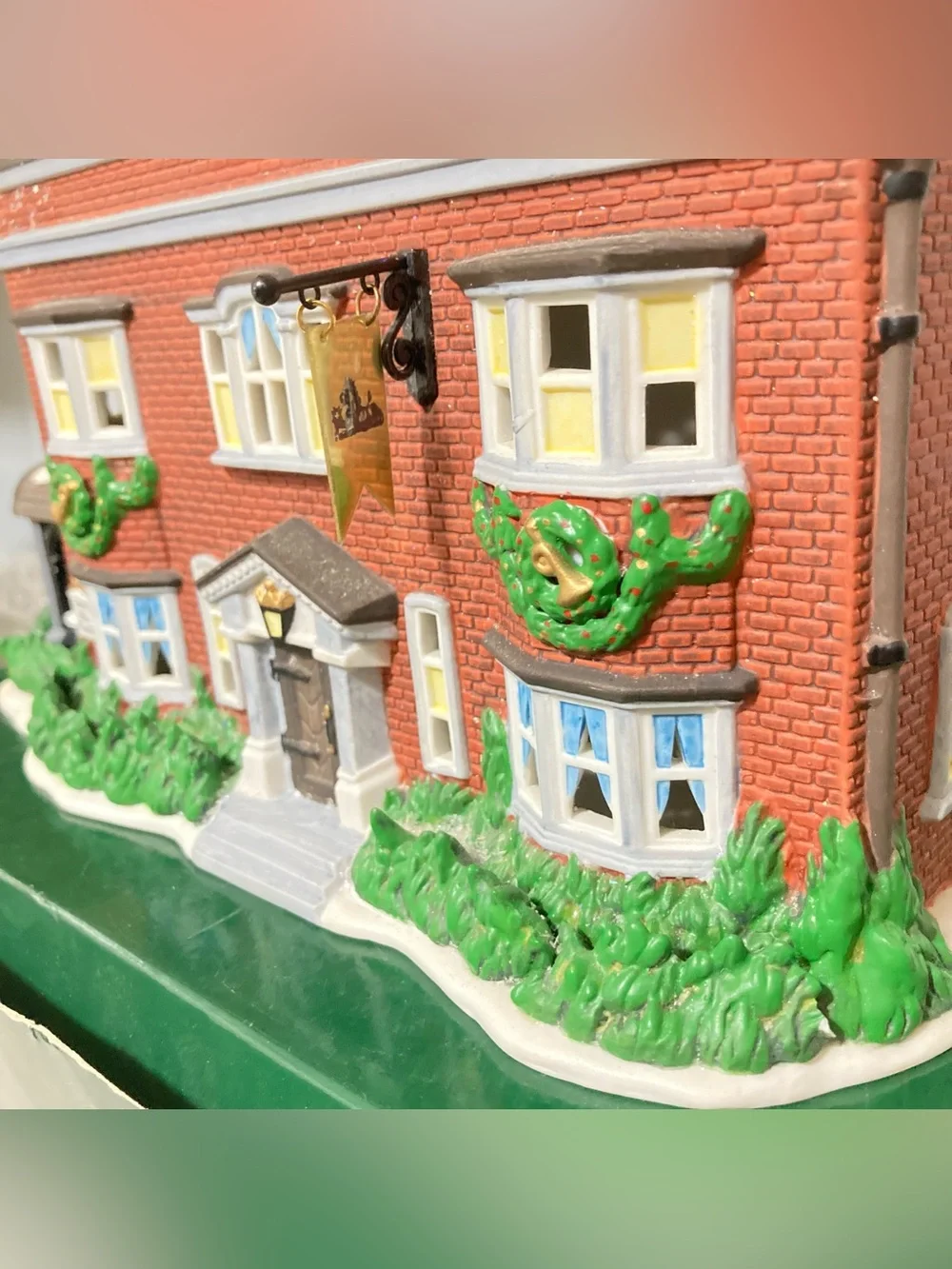 Department 56 shown pictures