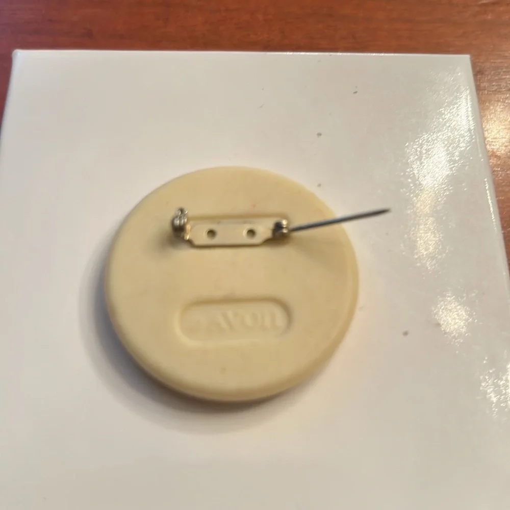 Avon vintage brooch
