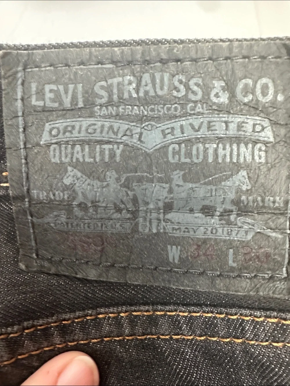 Levis straight leg