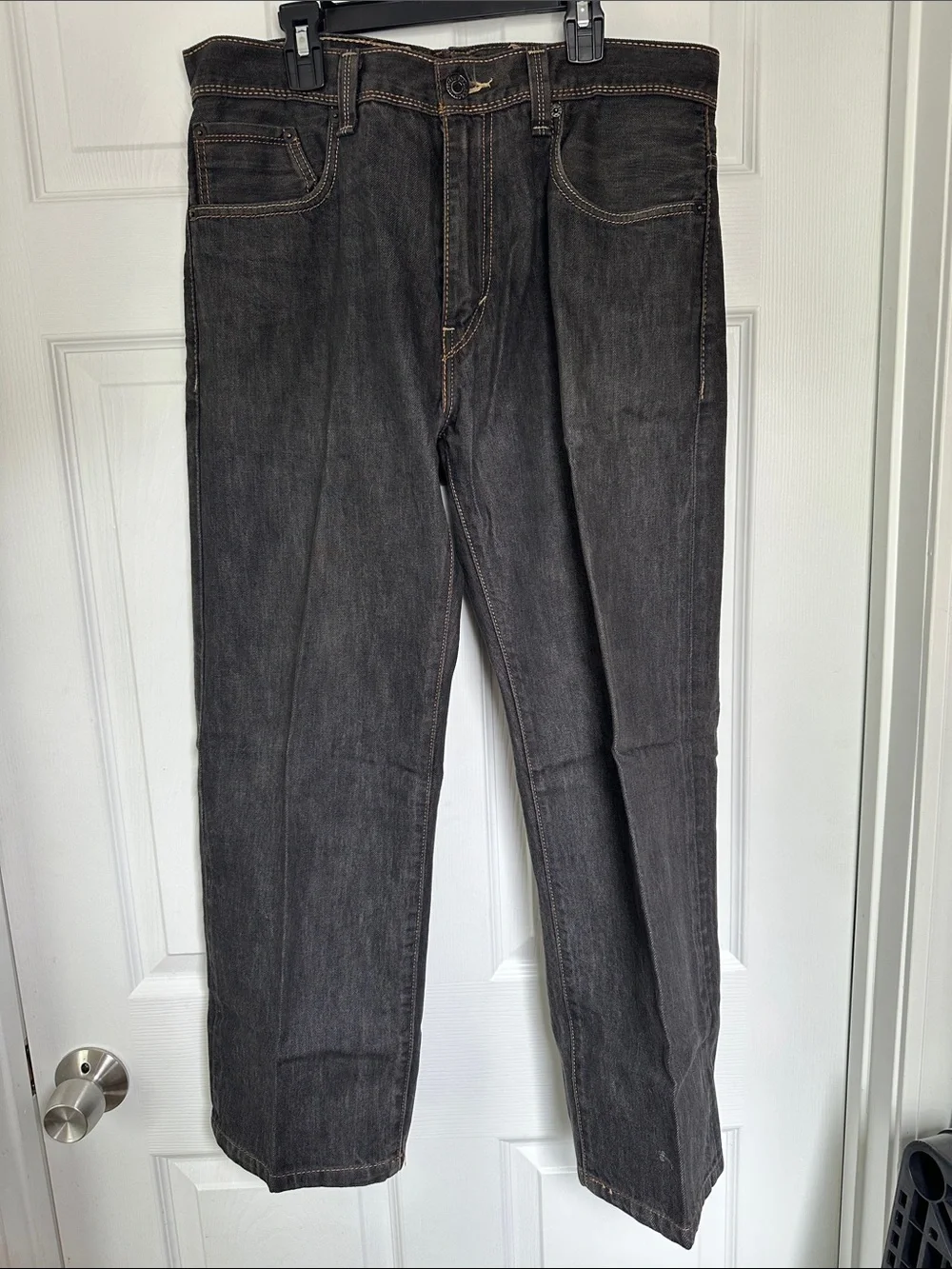 Levis straight leg