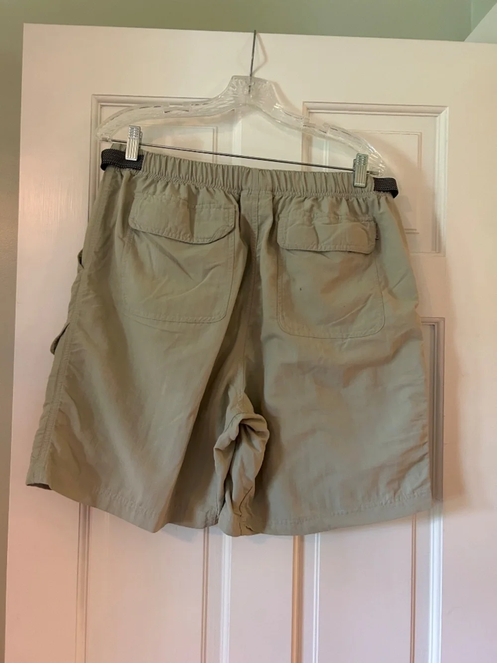 WHITE SIERRA MEN'S ELASTIC WAIST SHORTS SIZE LARGE
