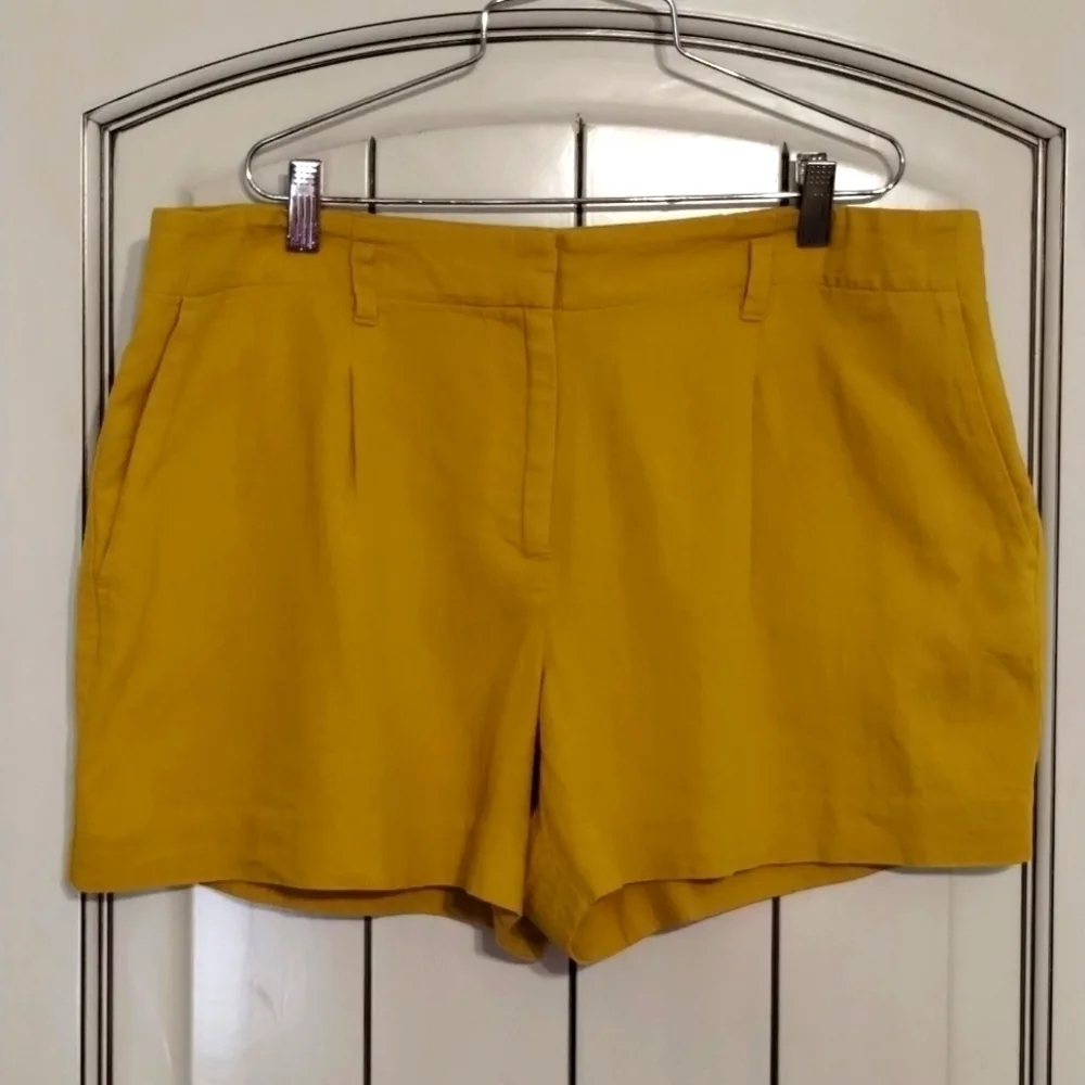 Ann Taylor LOFT Mustard Yellow Size 12 Linen Blend Shorts