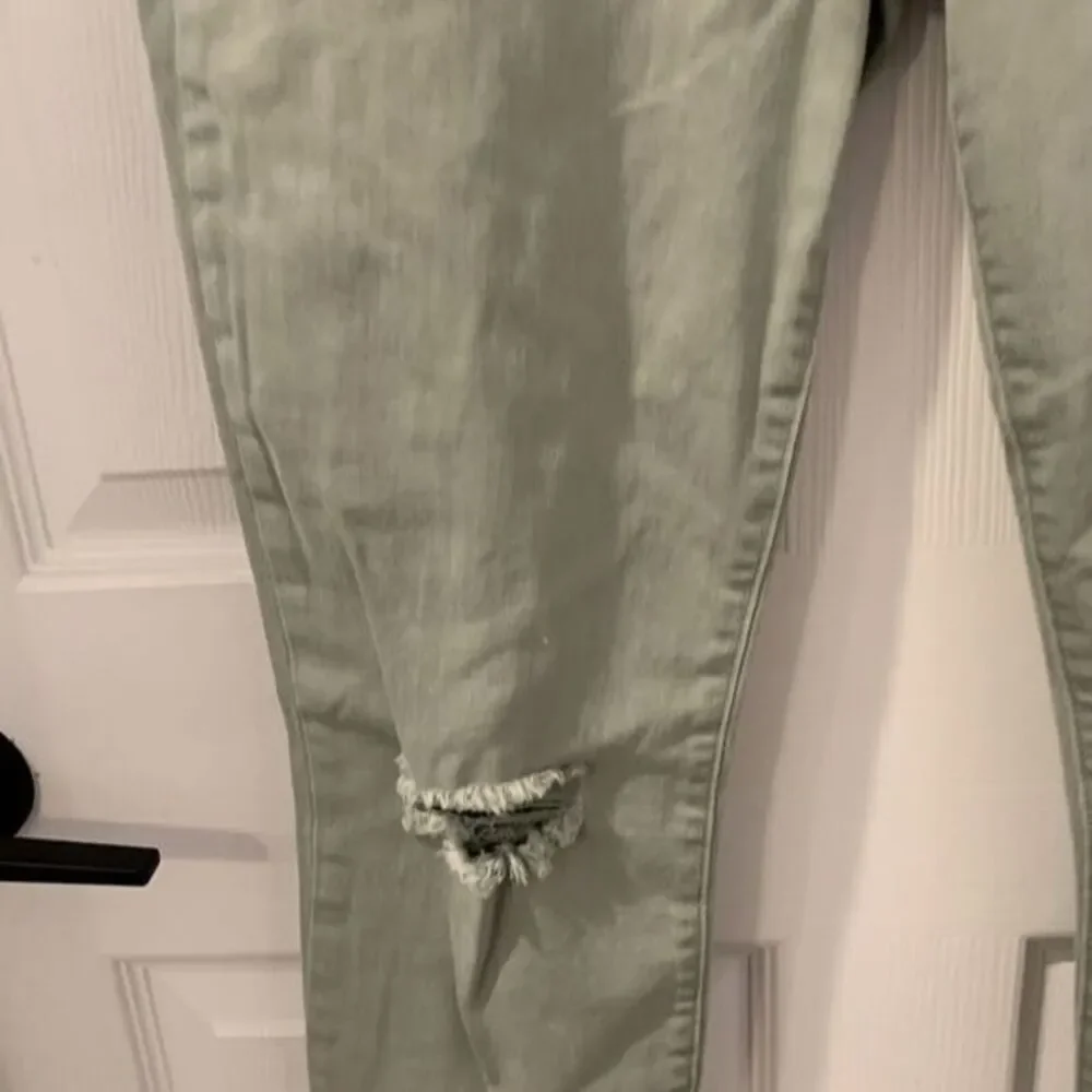 Gap Denim Women's size 30‎ Green Ripped Distressed Skinny Leg Girlfriend Jeans