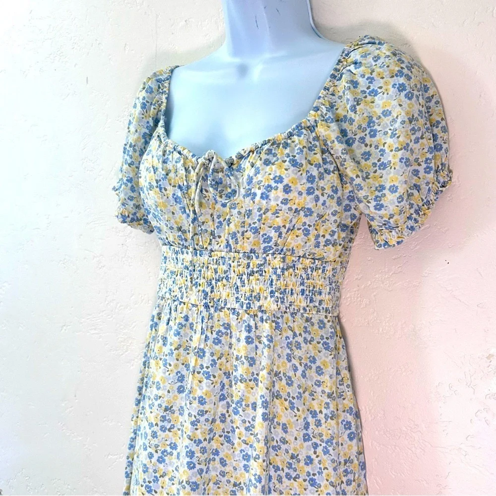 Hollister smocked puff