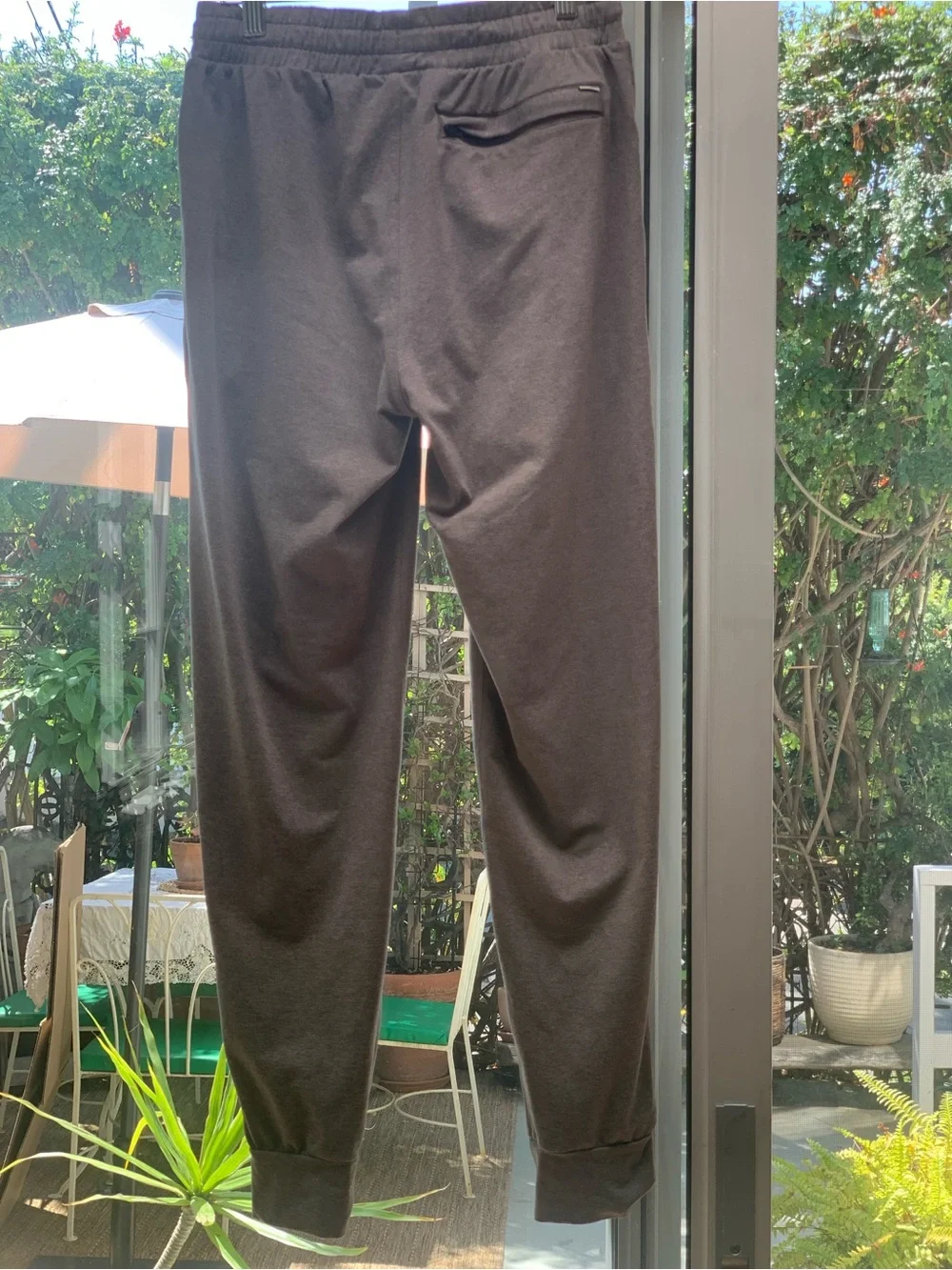 Vuori performance joggers