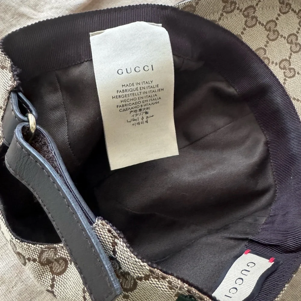 Gucci Beige GG Supreme Canvas Baseball Cap with Web Stripe
