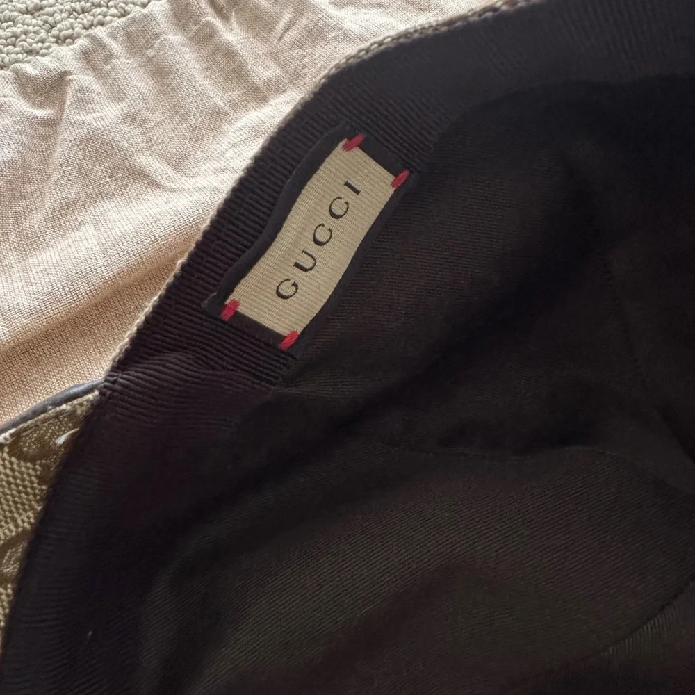 Gucci Beige GG Supreme Canvas Baseball Cap with Web Stripe