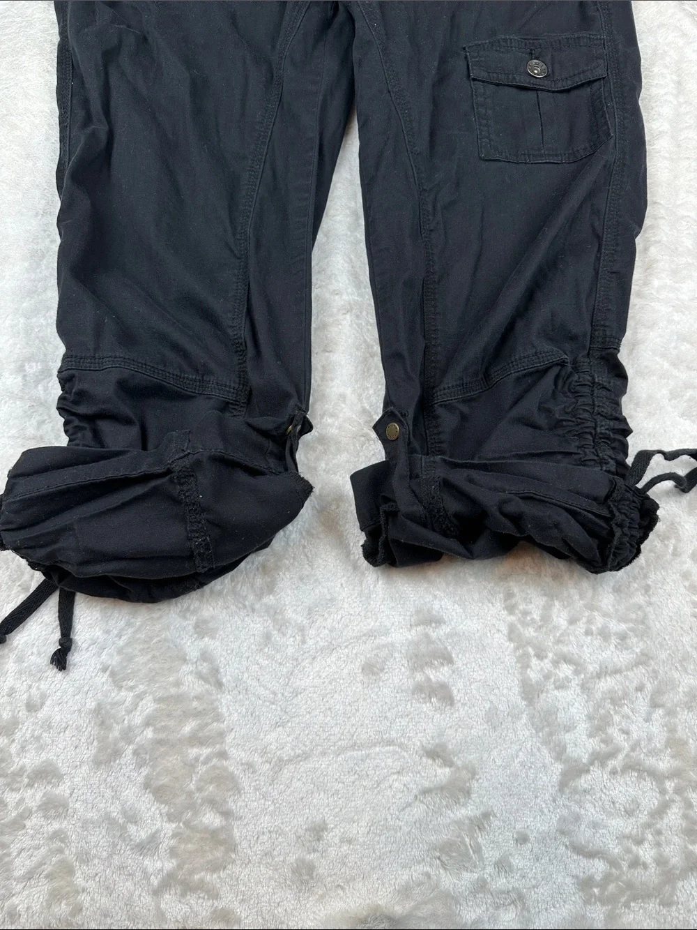 Guess women’s black