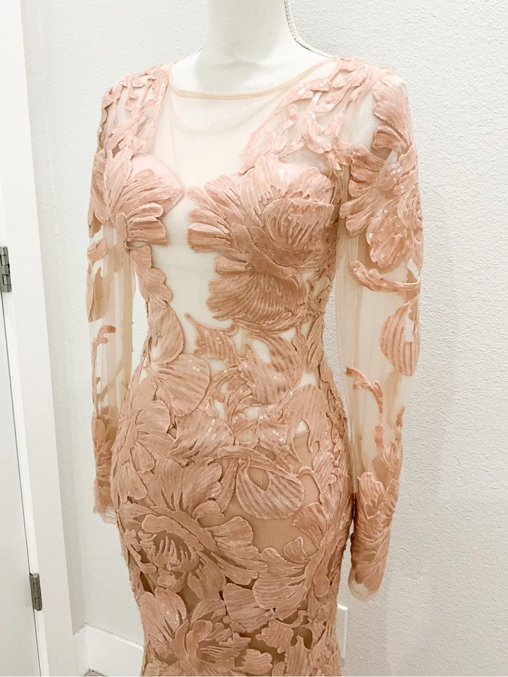 Royal We Blush Rose Gold Floral Appliqué Mermaid Gown Sheer Long Sleeves Size XS