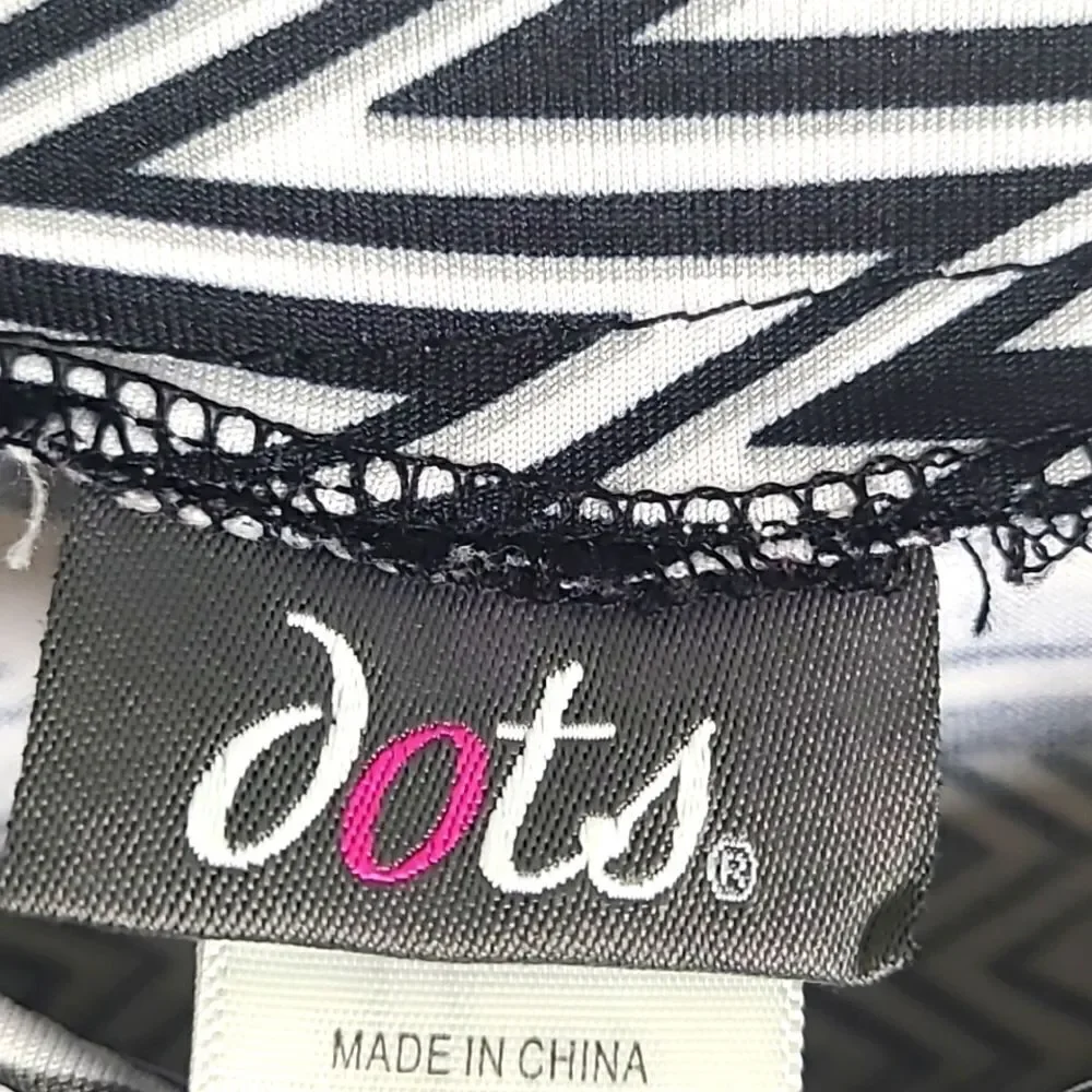 Dots medium approximate large