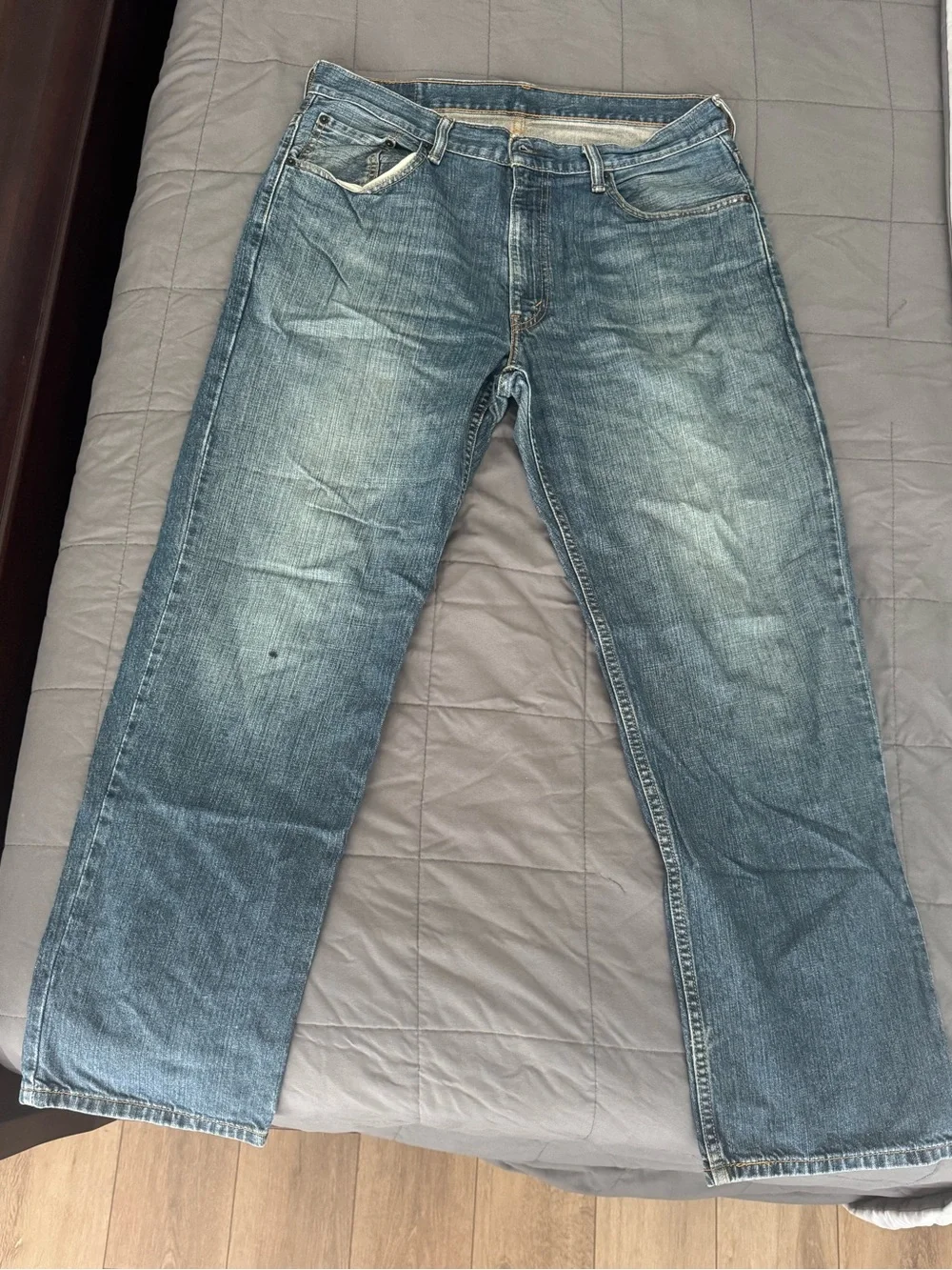 Levi's Men's Faded Blue Straight Jeans