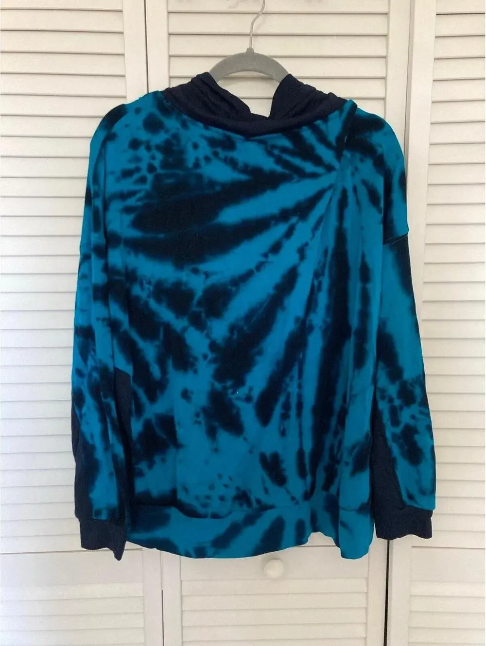 Time and Tru blue tie dye funnel neck sweatshirt