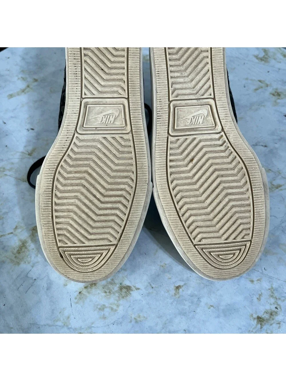Nike midsole discoloration