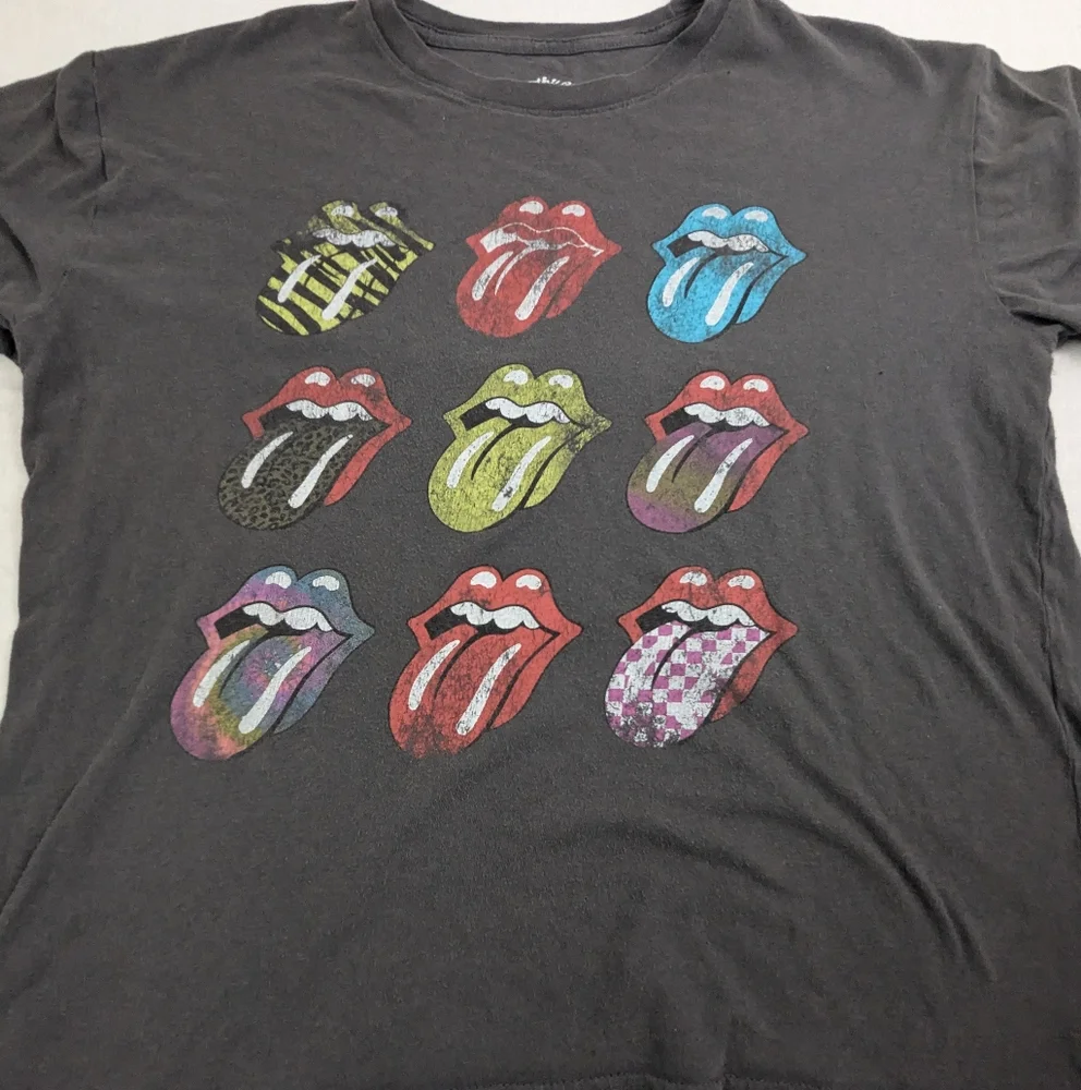 the Rolling Stones 9 Multi colored Tongues  Grey Tee Size Medium