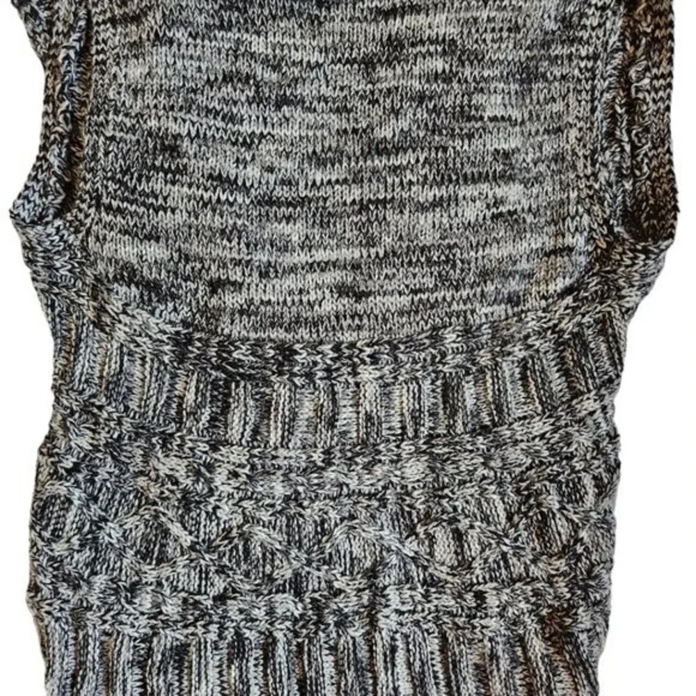 It's Our Time Black White Grey Open Front Sleeveless Cardigan Shrug UNKNOWN SIZE