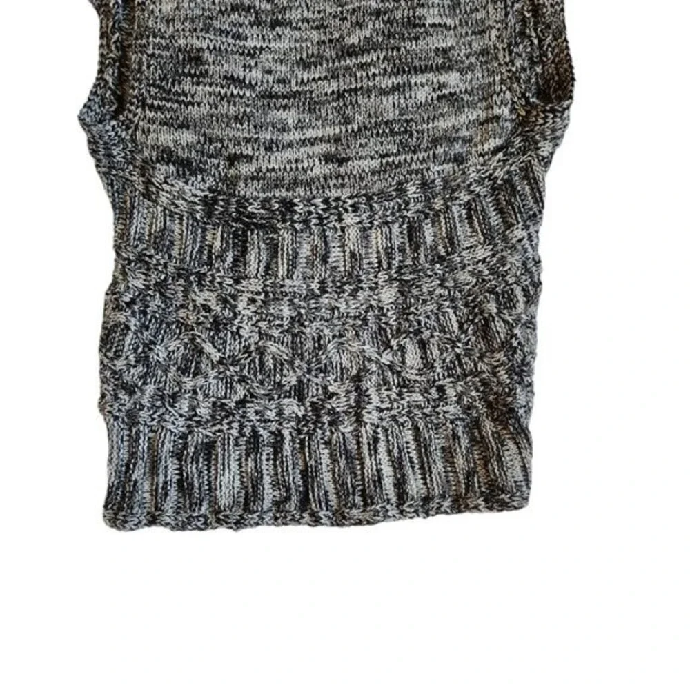 It's Our Time Black White Grey Open Front Sleeveless Cardigan Shrug UNKNOWN SIZE